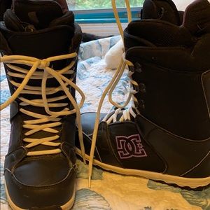 Women’s snowboard boots